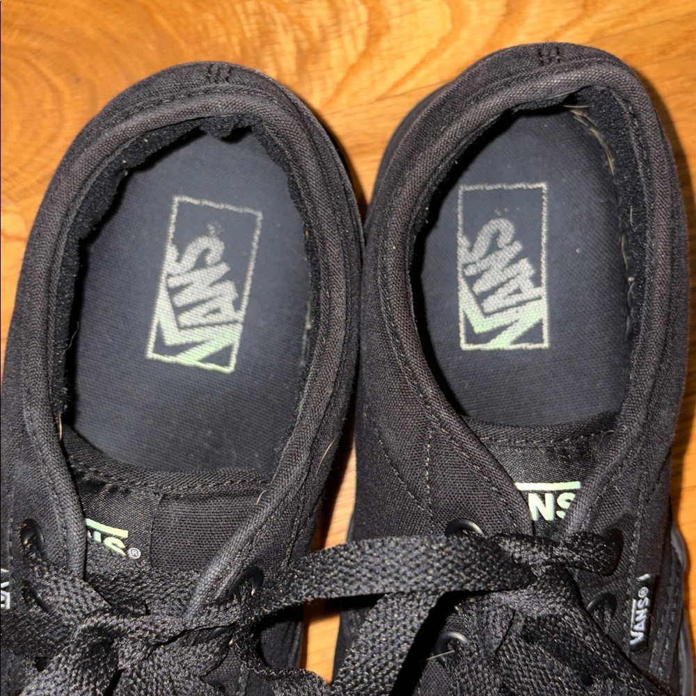 Vans Men's Classic Black Sneakers 9.5 GUC - Picture 4 of 7